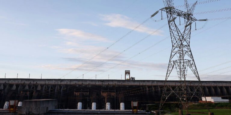 Aneel confirma fim da bandeira amarela e conta de luz terá taxa verde em outubro