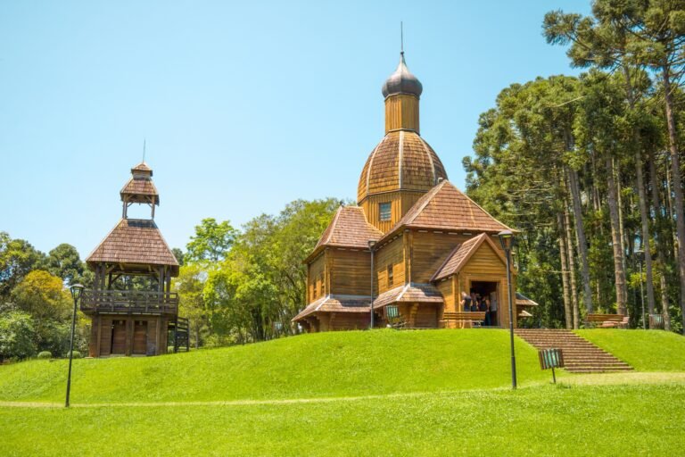 Bosque Alemão: o memorial que une literatura, história e preservação em Curitiba