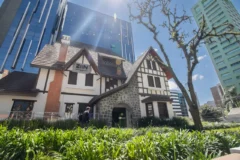 Casarão histórico no Batel vira sede de plataforma de investimentos em Curitiba