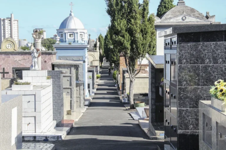 Confira os registros oficiais de óbitos e locais de sepultamento em Curitiba nesta segunda, 28 de setembro
