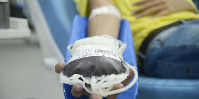 Doação de sangue é liberada para pessoas com mais de 70 anos em todo o Brasil