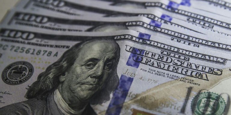 Dólar recua para R$ 5,17 e bolsa encerra setembro com alta expressiva