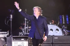 Paul Mccartney revela que fim dos Beatles causou colapso e fase de alcoolismo