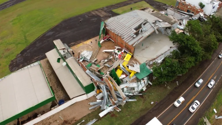 Simepar descarta tornados em destruição causada por tempestades no Paraná