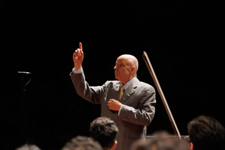 Aos 72 anos, falece Roberto Tibiriçá, regente da Orquestra Sinfônica do Paraná