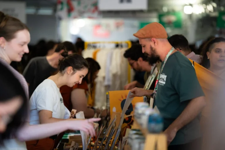 Mamute Feira Gráfica estreia no MON com foco em economia criativa e arte autoral