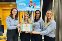 Nichele é homenageada por apoio à 18ª Campanha do Agasalho em Curitiba