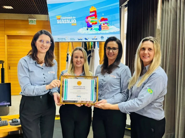 Nichele é homenageada por apoio à 18ª Campanha do Agasalho em Curitiba