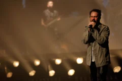 Renato Russo – o Musical traz trajetória do ícone do rock ao palco do Teatro Guaíra